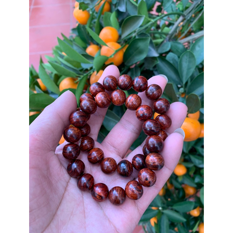 Vòng sưa đỏ ,sưa rừng tự nhiên thơm ngọt.