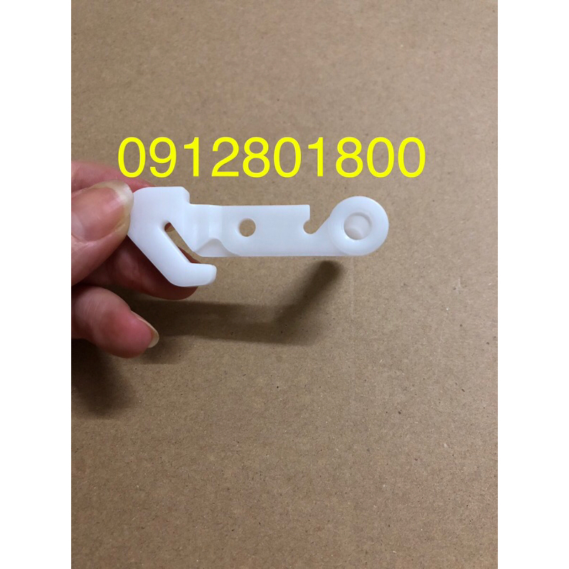 Ngàm cửa, ngoàm cửa, lẫy cánh cửa tủ lạnh SANYO, AQUA mới chính hãng