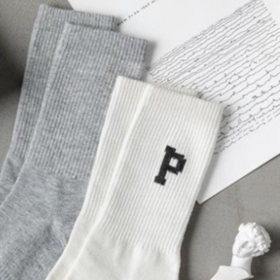 Quần jean bò nam Dsq2 đen trơn in sơn chữ ICON trắng dọc viền đùi 4 cúc boy phố đơn giản