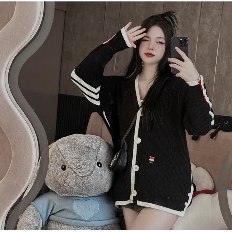 Áo Khoác Len 3 Sọc Tay Phối Trắng Chip Shop - Áo Khoác Cardigan Len Couple Mặc Đôi Xinh M18