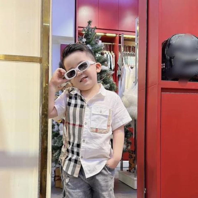 Sét bộ sơ mi cộc tay phối quần jean đùi rách cho bé trai