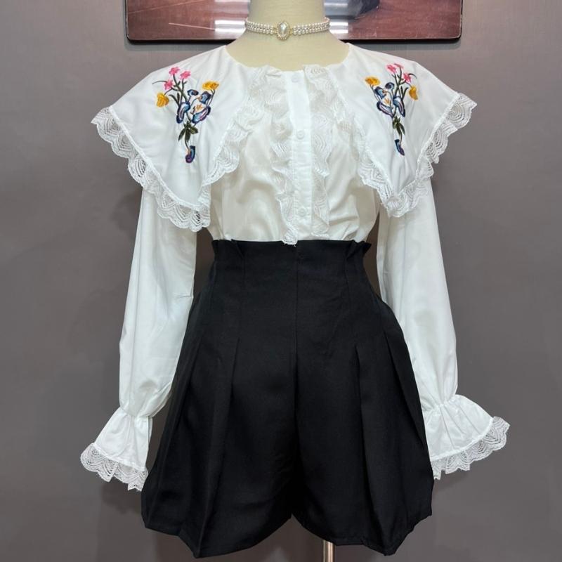 Set áo sơ mi tiểu thư  cổ bèo thêu hoa tay dài nút gài mix quần short lưng thun