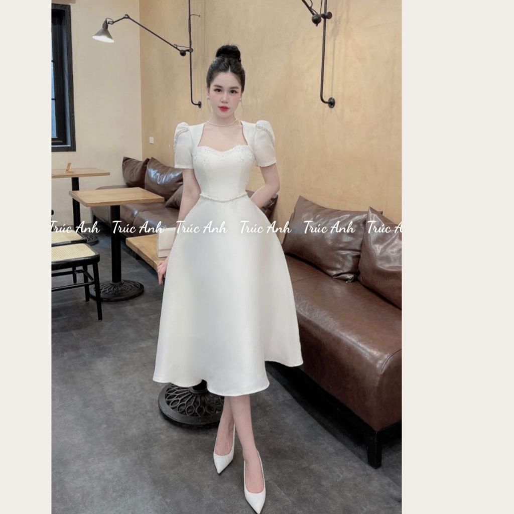 Đầm tafta tay đính đá cực sang chảnh. Có đính hoa laser ngực. VÁY THIẾT KẾ