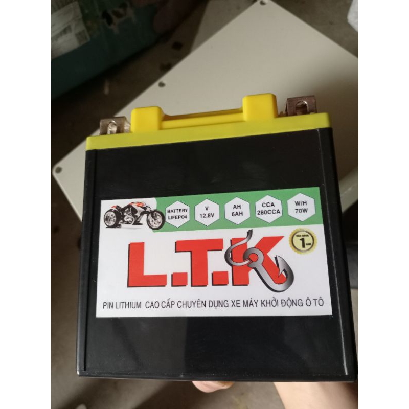 Bình  ắc quy 12,8v_6ah -280cc cho xe dream đã chế , độ và sirius
