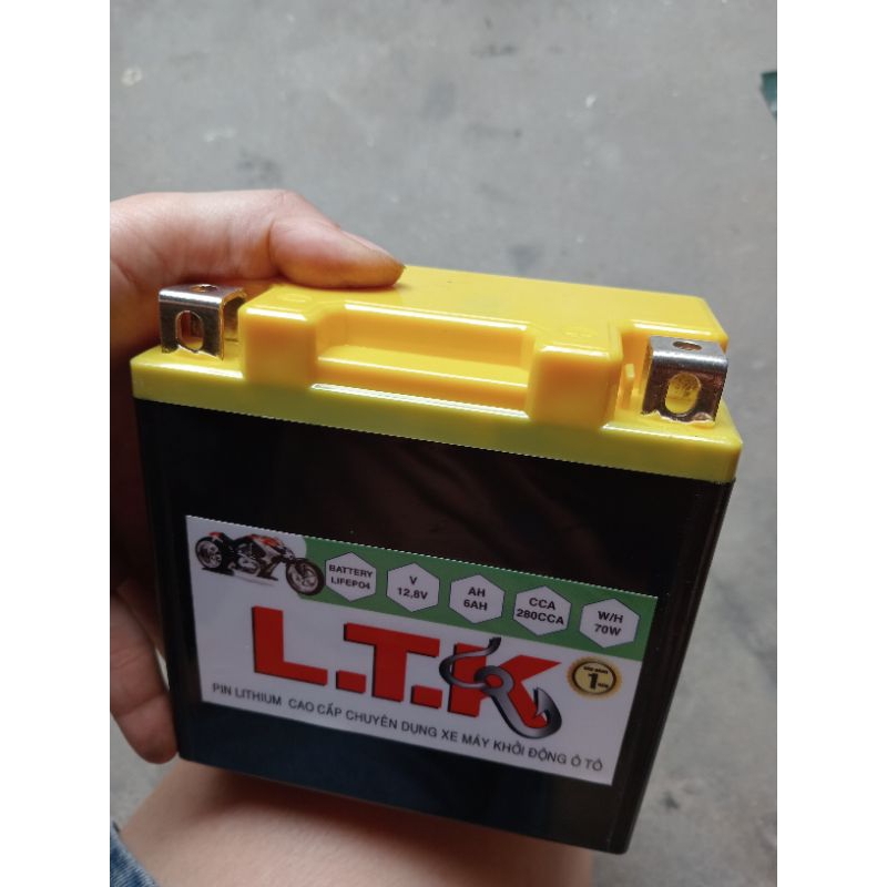 Bình  ắc quy 12,8v_6ah -280cc cho xe dream đã chế , độ và sirius