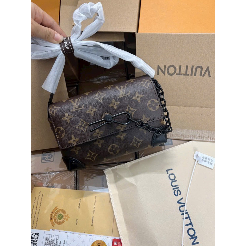 Túi lv đeo chéo nam