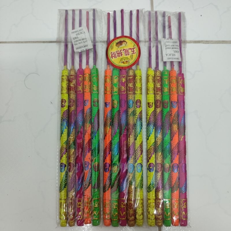 Nhang ngũ lộ thần tài 4 tấc  nhang ngũ sắc dùng cúng thần tài mang lại may mắn