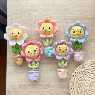 (Hàng sẵn) Bông hoa cute móc len handmade, Bông hoa mặt cười handmade, chậu hoa móc len đáng yêu, quà tặng hand made