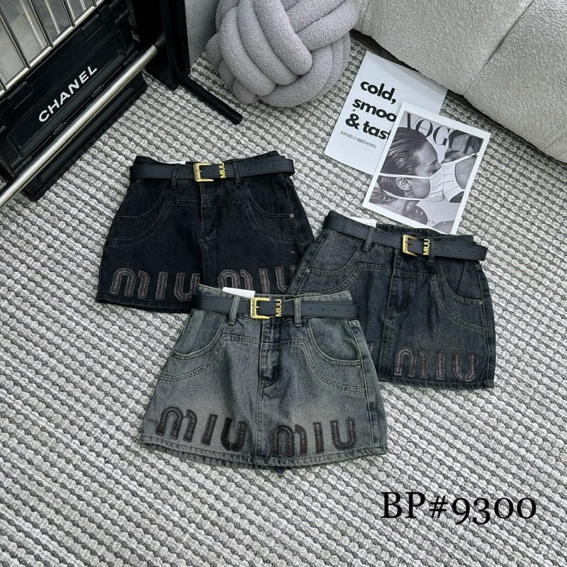 CHÂN VÁY JEANS NGẮN CẠP CAO MIU MIU KÈM ĐAI HÀNG QCL1 MS27166