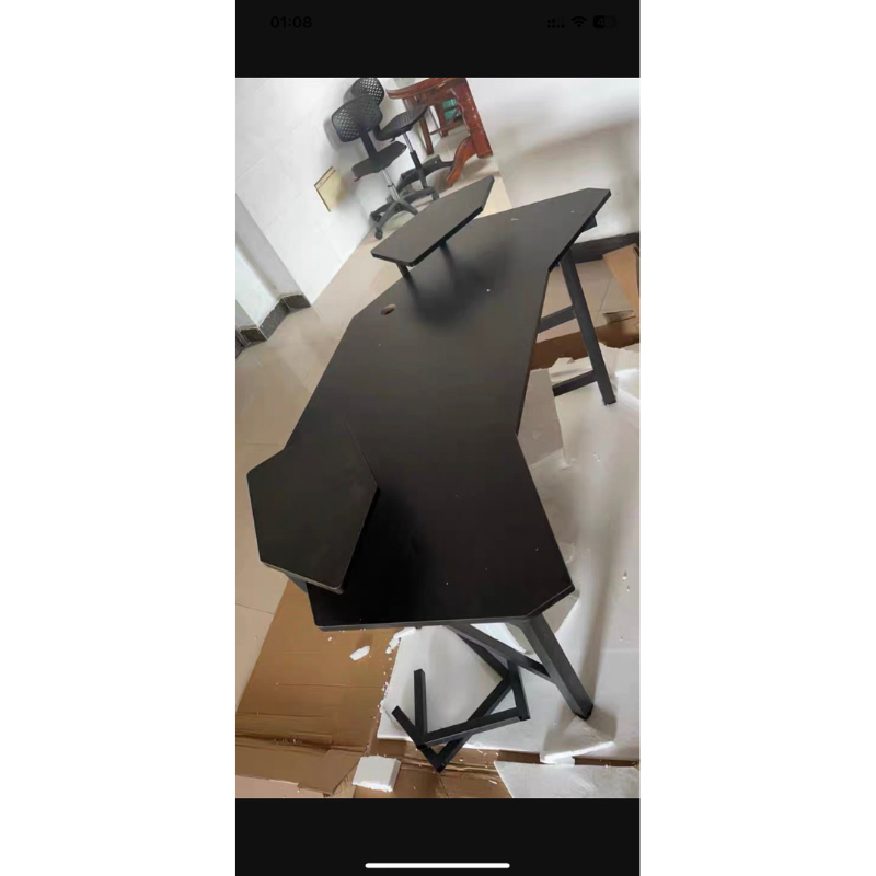 Bàn gaming phi thuyền mặt cacbon