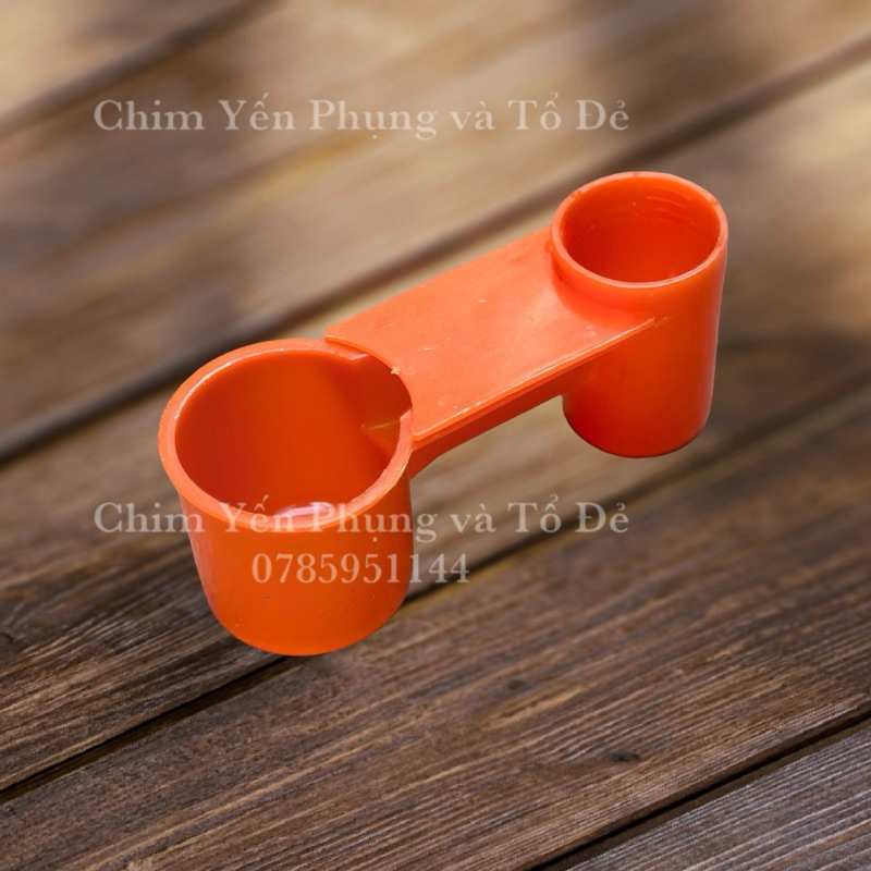 1 máng uống nút chai  cho Gia Cầm, Chim Cảnh.