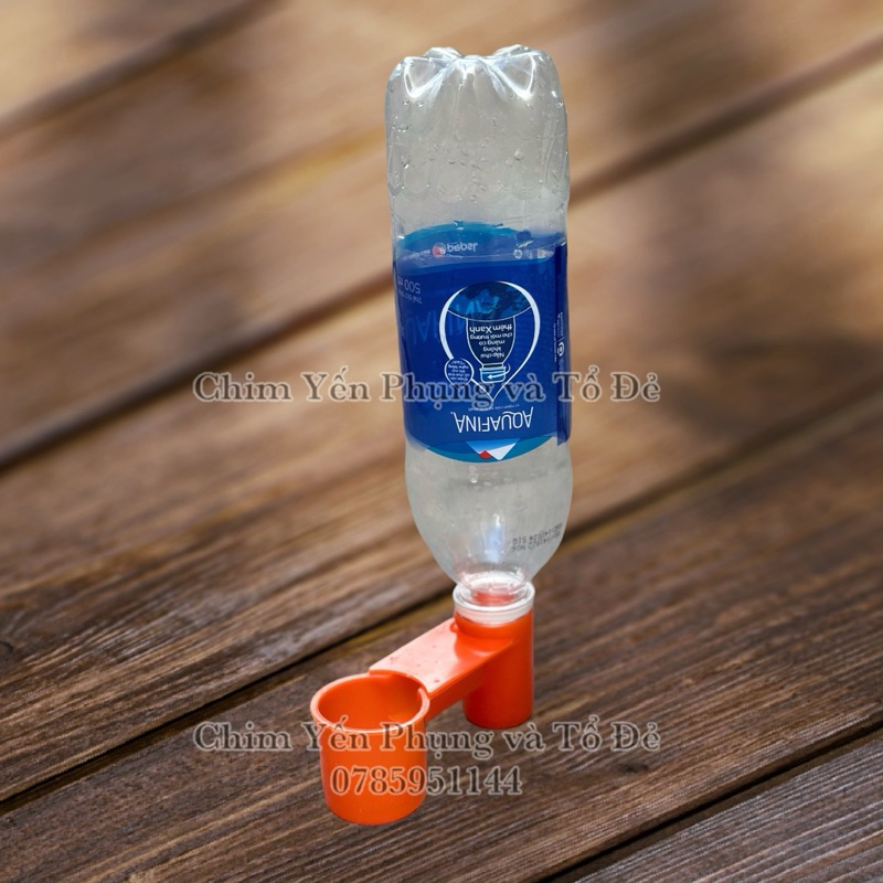 1 máng uống nút chai  cho Gia Cầm, Chim Cảnh.