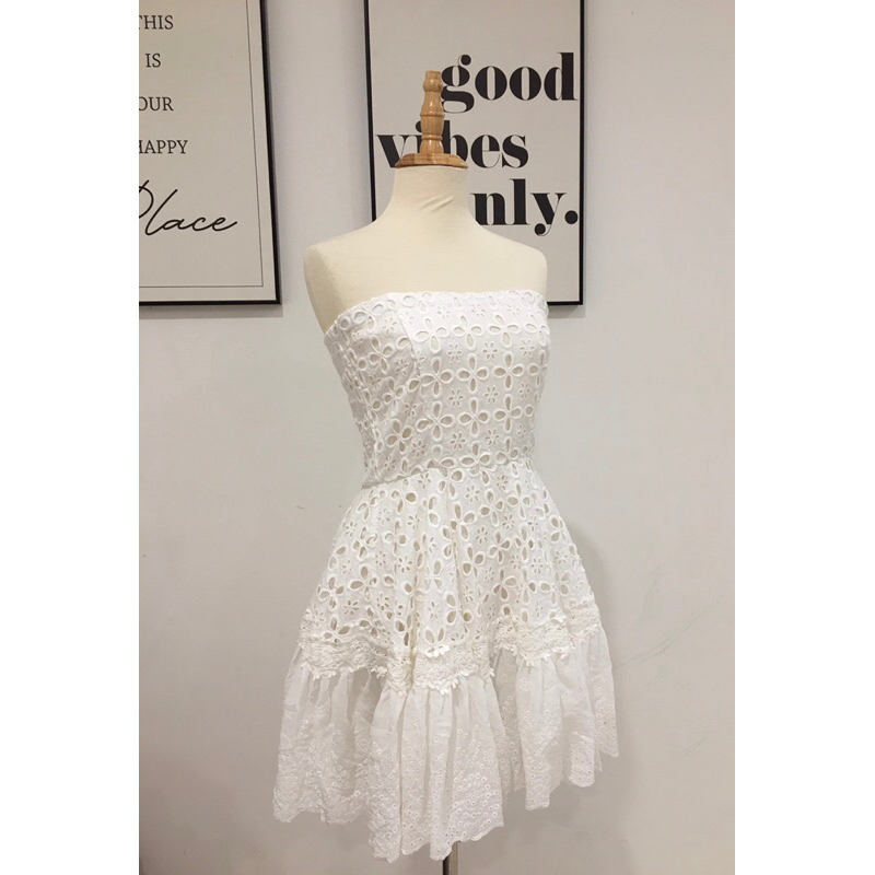 siêu phẩm đầm trắng vải thô thêu vintage 2nd hand