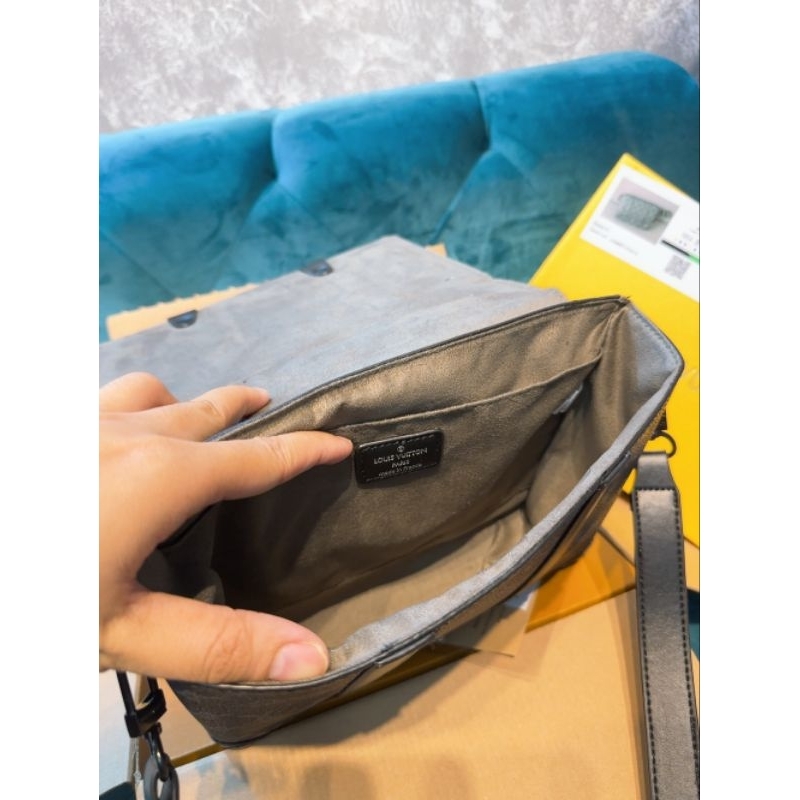 Túi nam đeo chéo lv trunk hộp viền đinh xịn sò 24cm có hộp