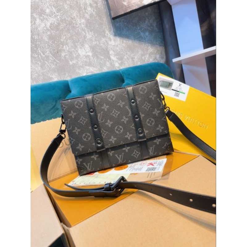 Túi nam đeo chéo lv trunk hộp viền đinh xịn sò 24cm có hộp