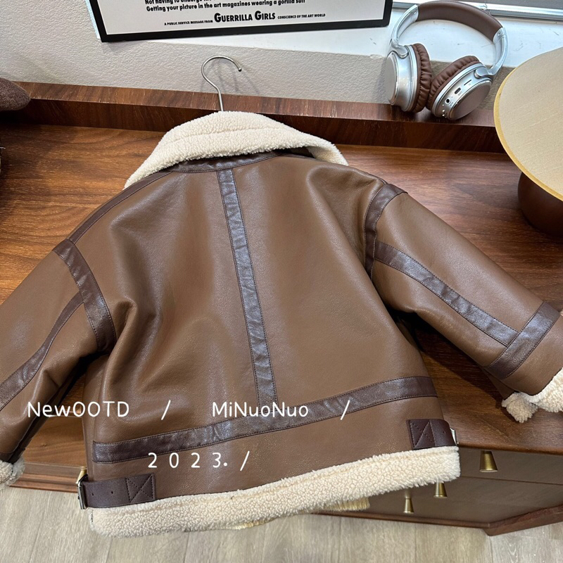 Áo khoác da lót lông cho bé