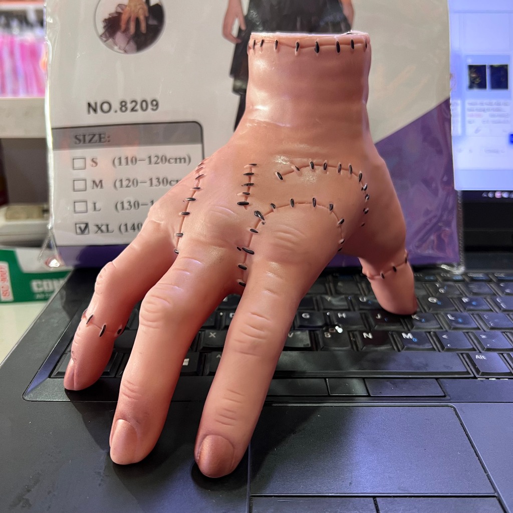 Bàn tay Thing ma quái trong phim Wednesday bằng cao su chơi hóa trang Halloween kích thước như thật