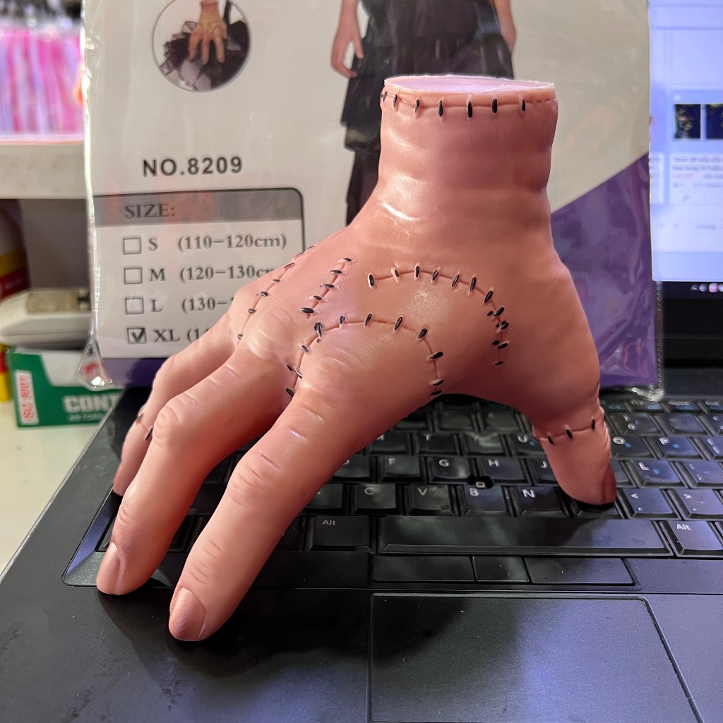 Bàn tay Thing ma quái trong phim Wednesday bằng cao su chơi hóa trang Halloween kích thước như thật