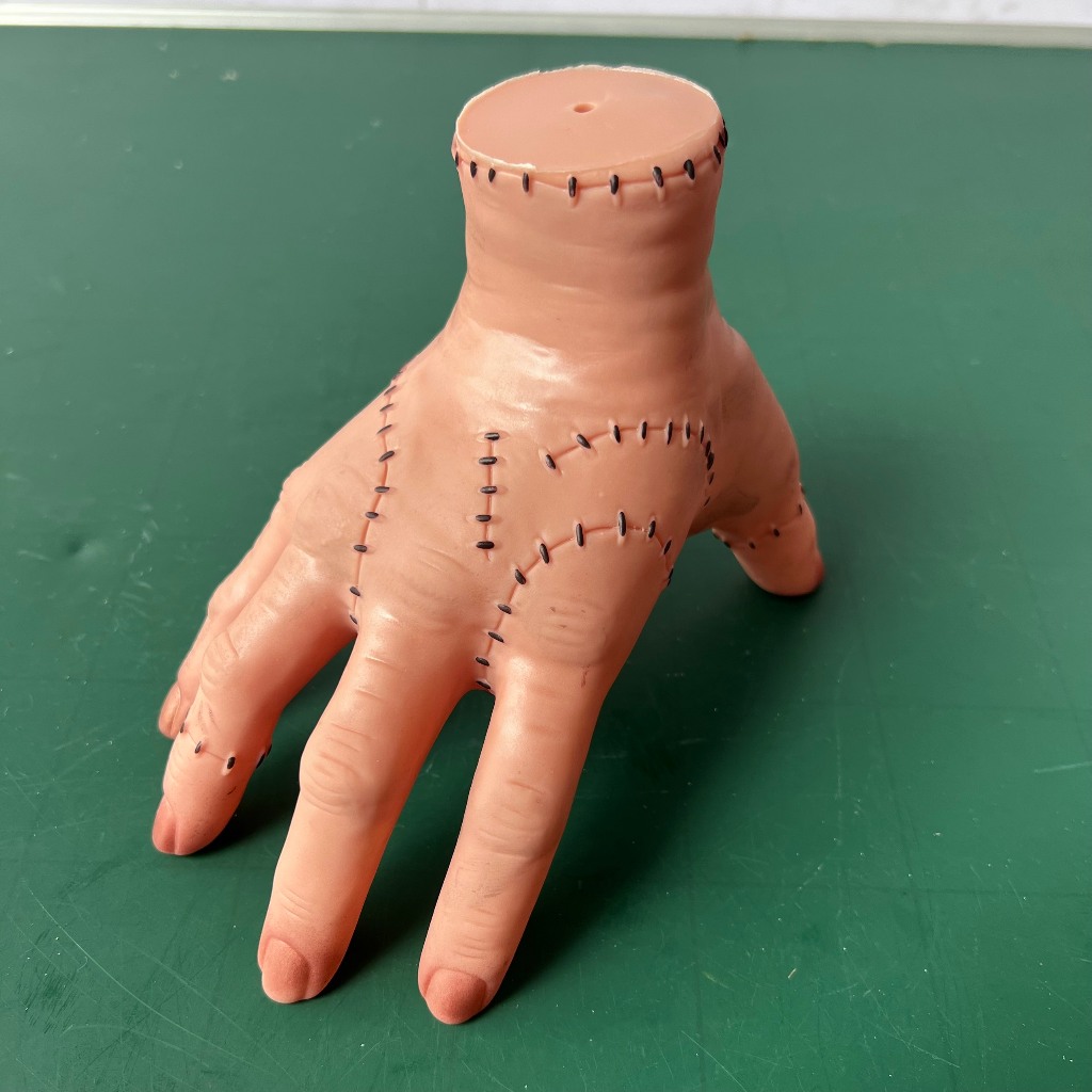 Bàn tay Thing ma quái trong phim Wednesday bằng cao su chơi hóa trang Halloween kích thước như thật