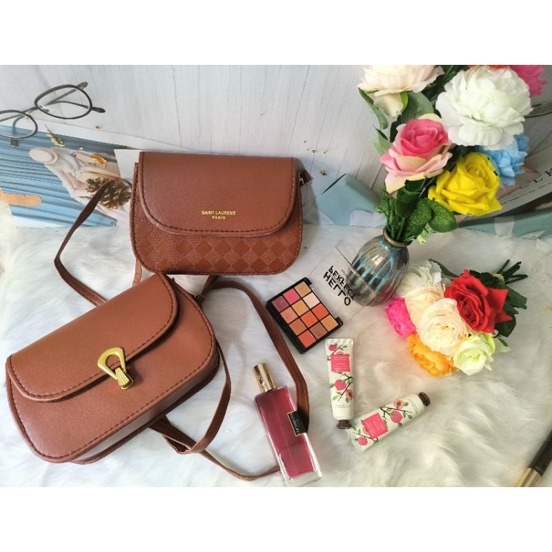 Túi xách nữ giá rẻ màu nâu, túi đeo chéo nữ khóa móng ngựa, khóa từ màu nâu quai da PU