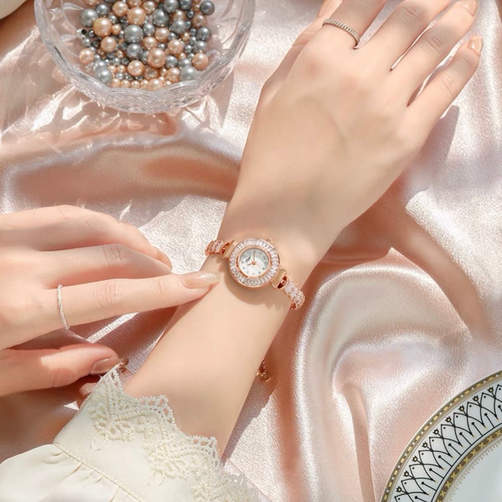 Đồng Hồ Nữ Đeo Tay Mặt Nhỏ Dây Kim Loại Đính Đá Tinh Tế Hàng Chính Hãng - Dây Rút Chắc Chắn SKHL 2600- BH 6 Tháng