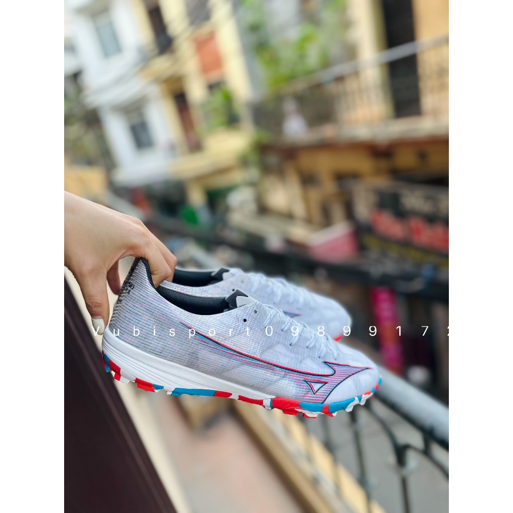 Giày bóng đá chuyên sân cỏ nhân tạo Mizuno alpha pro màu trắng đinh chữ L