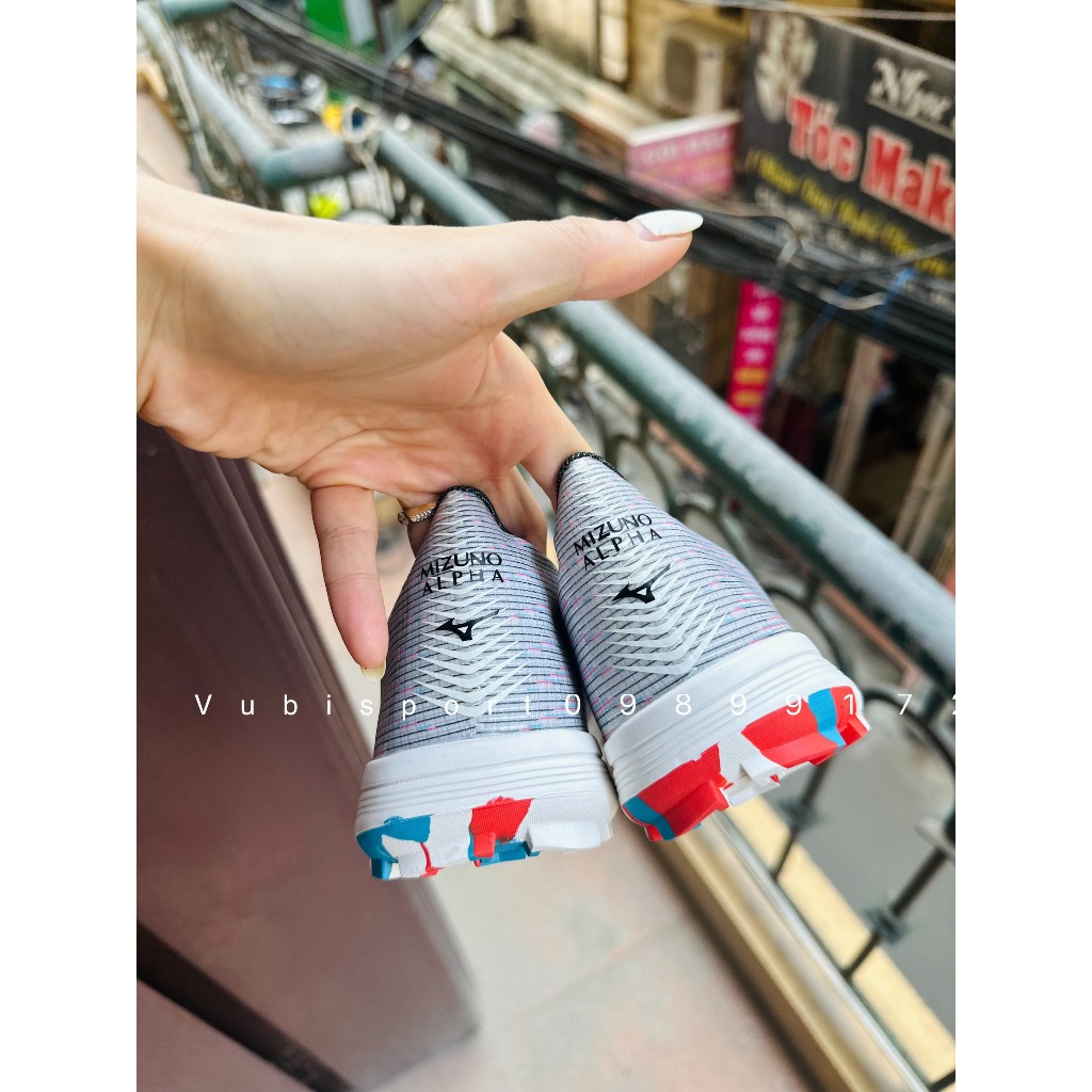 Giày bóng đá chuyên sân cỏ nhân tạo Mizuno alpha pro màu trắng đinh chữ L