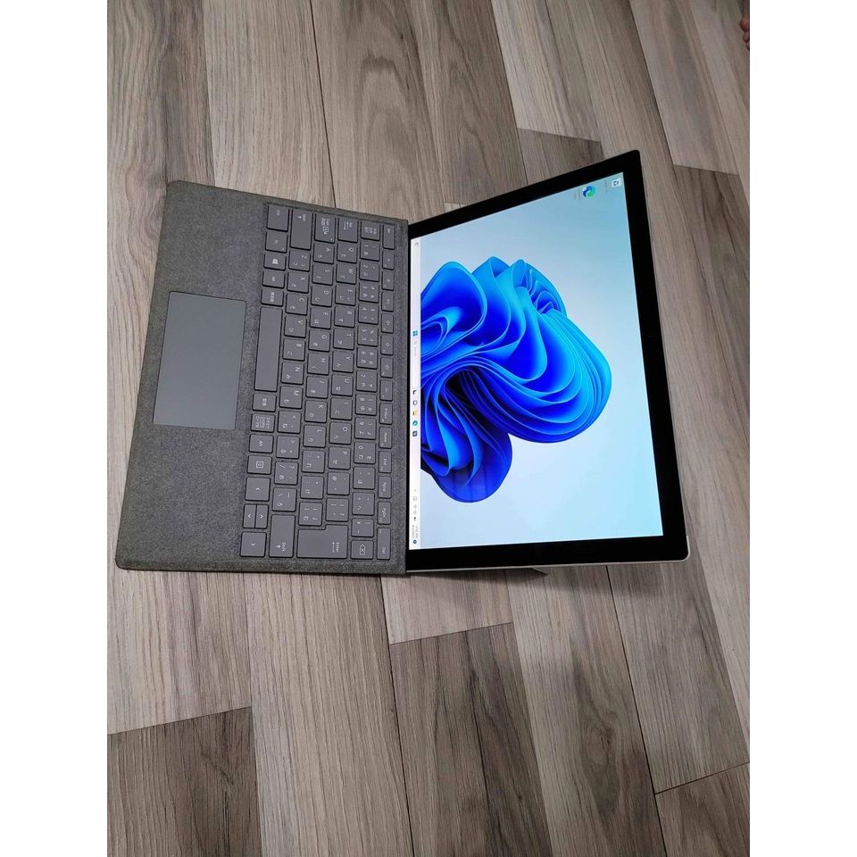 Máy tính bảng Surface Pro 5 Core i7 7660U 8G 256G 12.3-Inch QHD Touch