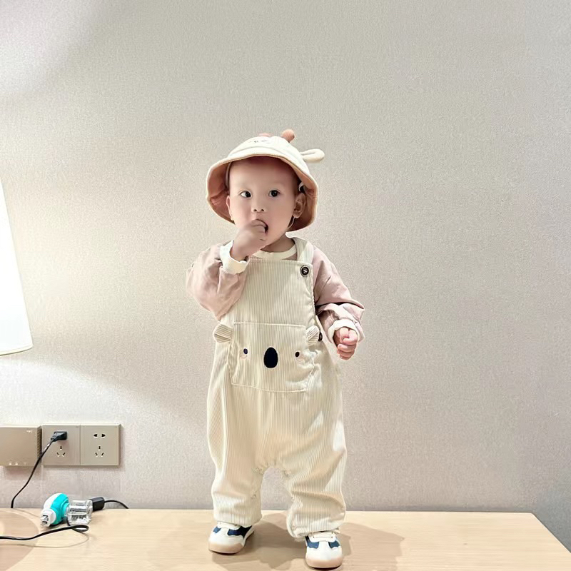 Yếm gấu vải nhung cho bé phong cách Hàn Quốc