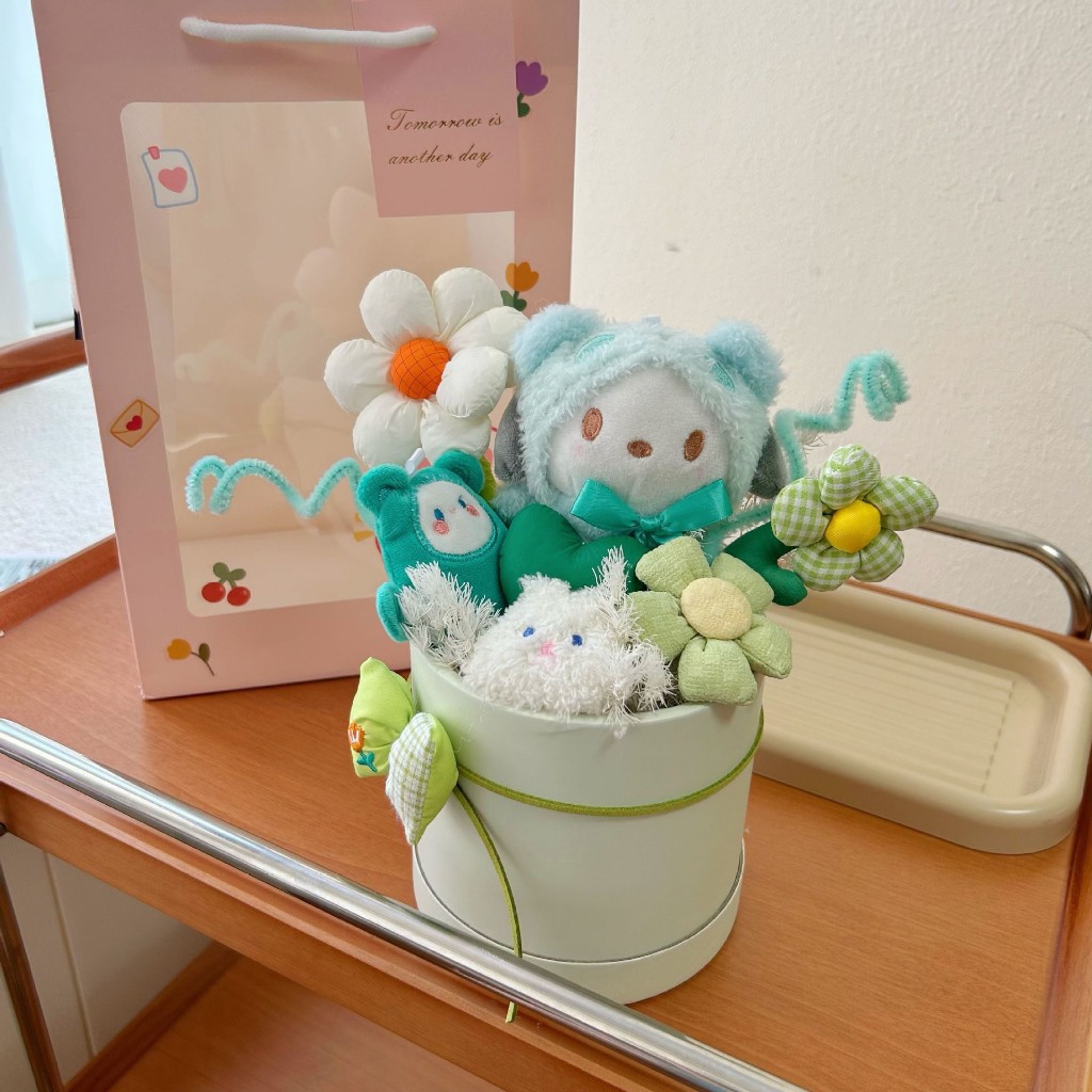 Set Hộp Hoa Gấu, Purin, Kuromi Và Kitty Làm Quà Tặng Người Yêu Dịp 20/10,14/02, Sinh Nhật