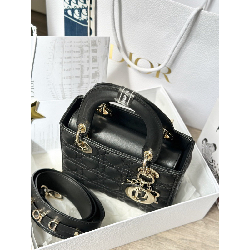 Túi quai xách đì ô lì Xanh mint nhạt ánh ngọc trai Form , chất da chuẩn sz20cm Full box 2 lớp.Tặng kèm SIÊU ĐỈNH