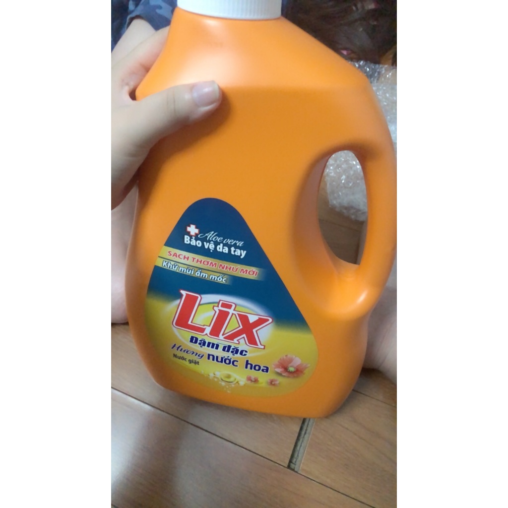 Nước giặt chai đậm đặc hương hoa 3.6kg làm sạch cực nhanh bảo vệ da tay Nước giặt Lix chính hãng