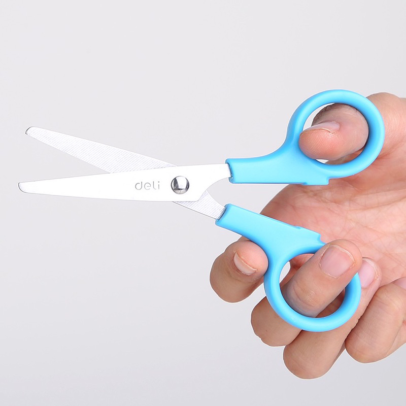 Kéo thủ công học sinh có vỏ bọc Deli 6022 - Xanh/Hồng