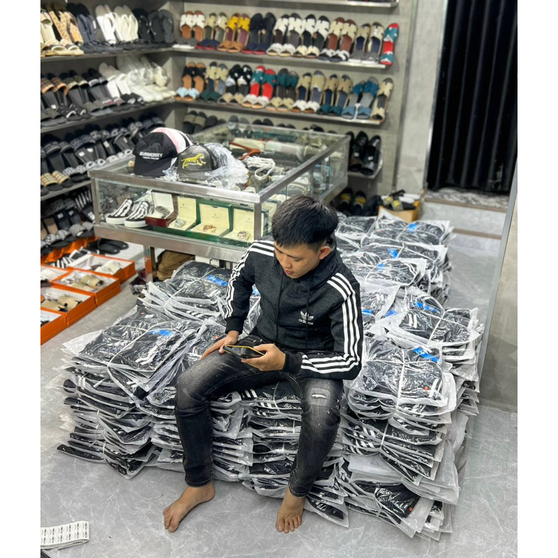 ÁO KHOÁC ADDIDAS 3 SỌC MÀU XÁM CHUỘT