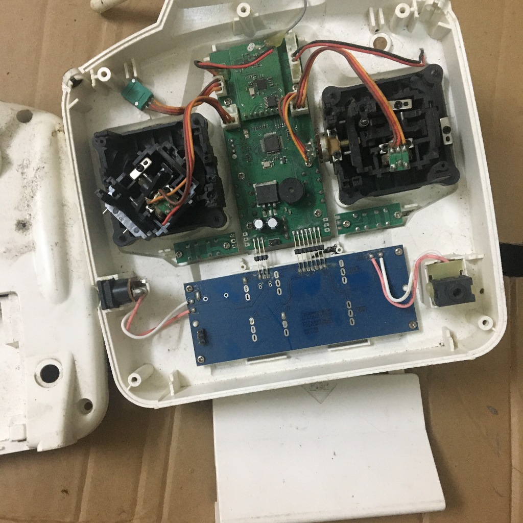 Xác máy bay flycam drone cỡ lớn đã hỏng nặng - đồ chơi mô hình điều khiển từ xa FUAV SERAPHI RC