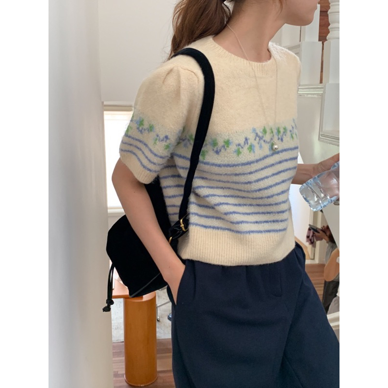 Áo Len kẻ tay cộc thêu hoa STYLEKOREAN 956 // Hàng có sẵn🇰🇷