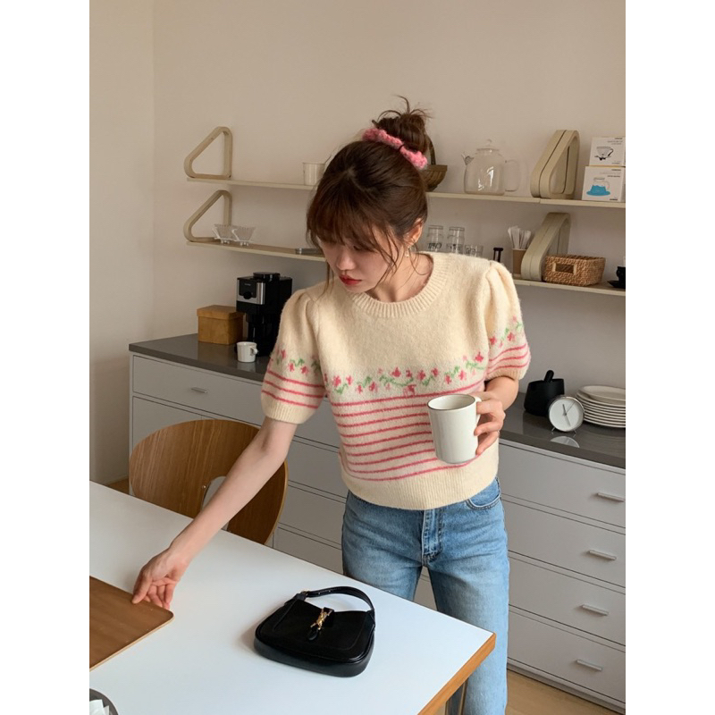 Áo Len kẻ tay cộc thêu hoa STYLEKOREAN 956 // Hàng có sẵn🇰🇷