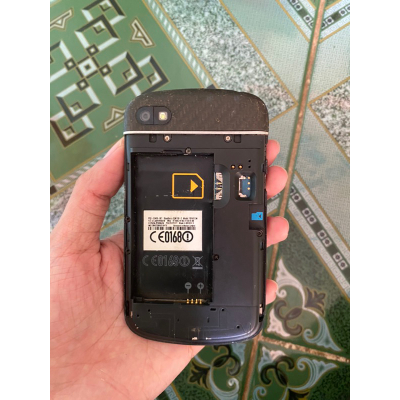 Xác điện thoại Blackberry Q10 không nhận sim