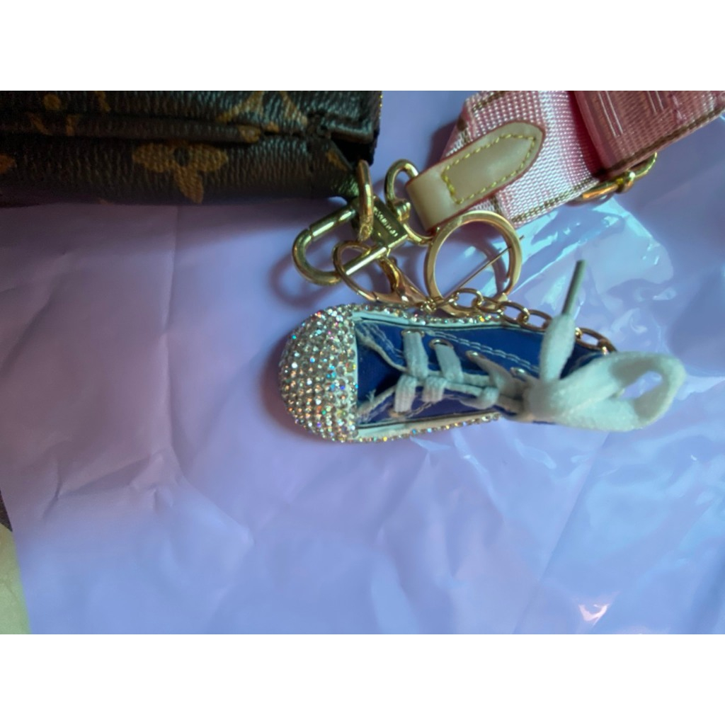 Móc khóa giày sneaker