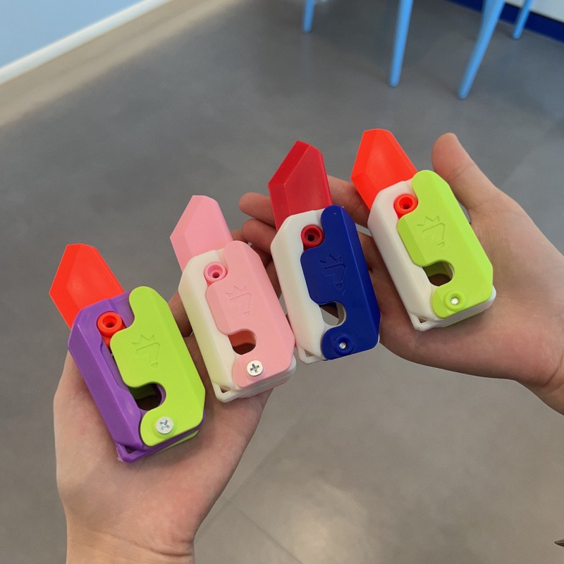 Đồ chơi dao cà rốt IN 3D phát sáng dạ quang, dao vô tri vui nhộn giảm stress