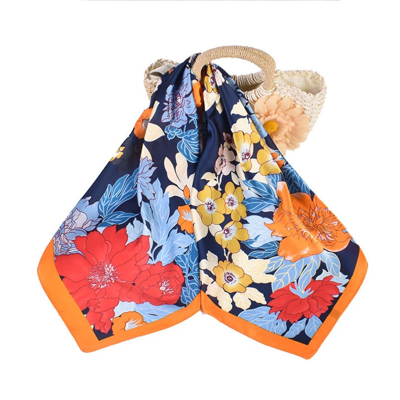 Khăn lụa hoạ tiết HOA xinh xắn nhẹ nhàng 70x70cm THYTHY STORE