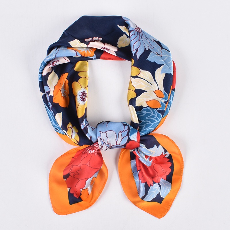 Khăn lụa hoạ tiết HOA xinh xắn nhẹ nhàng 70x70cm THYTHY STORE