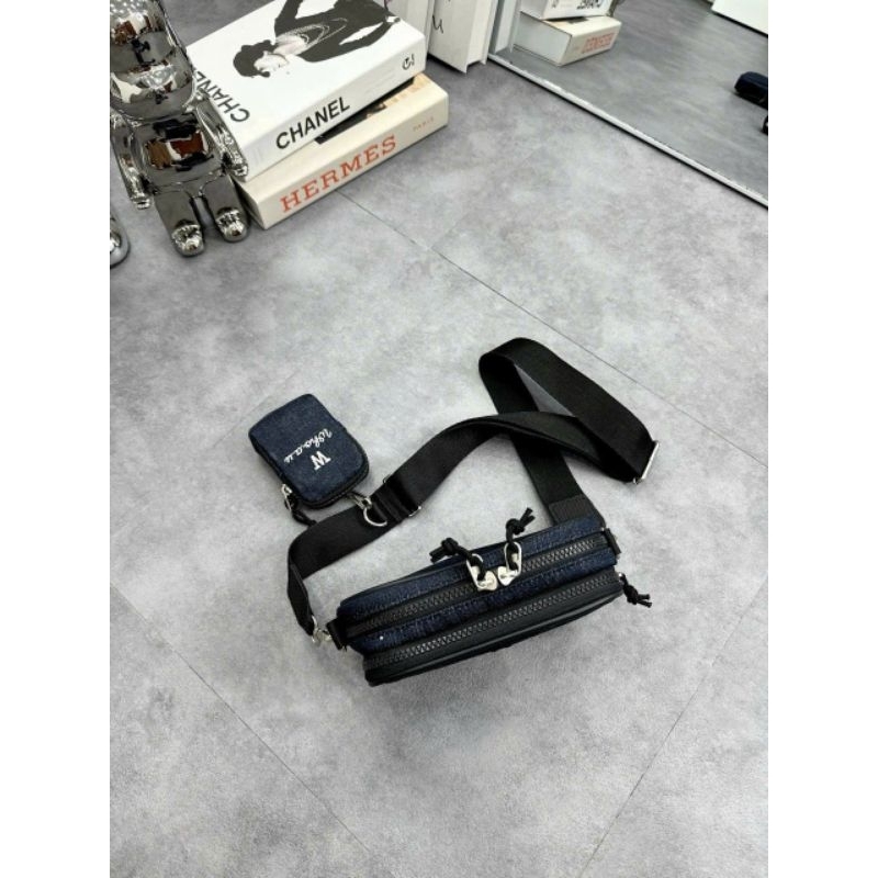 TÚI WHO.A.U STEVE BEAR MINI CROSSBODY BAG DARK BLUE