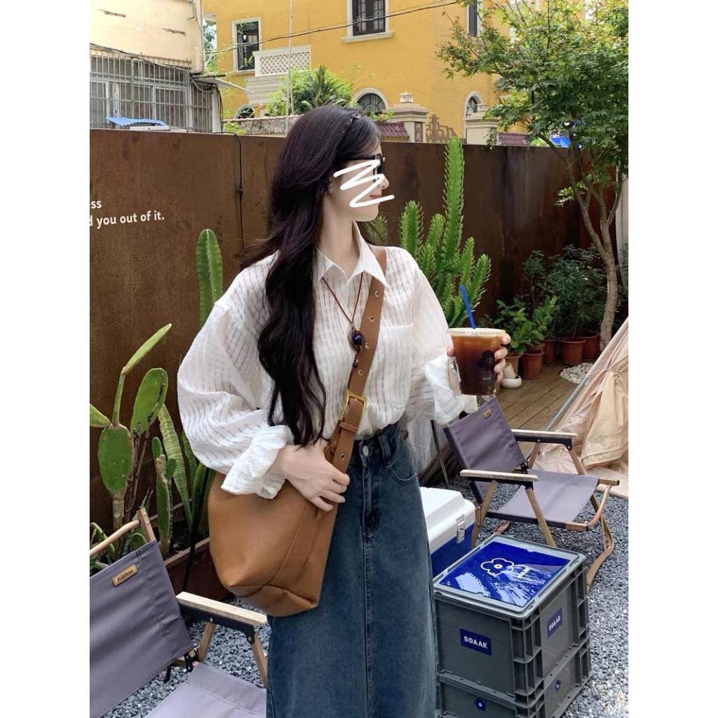 Áo sơ mi nữ thiết kế vải tơ mỏng sang trọng form rộng phối túi trẻ trung LAMO-B1129