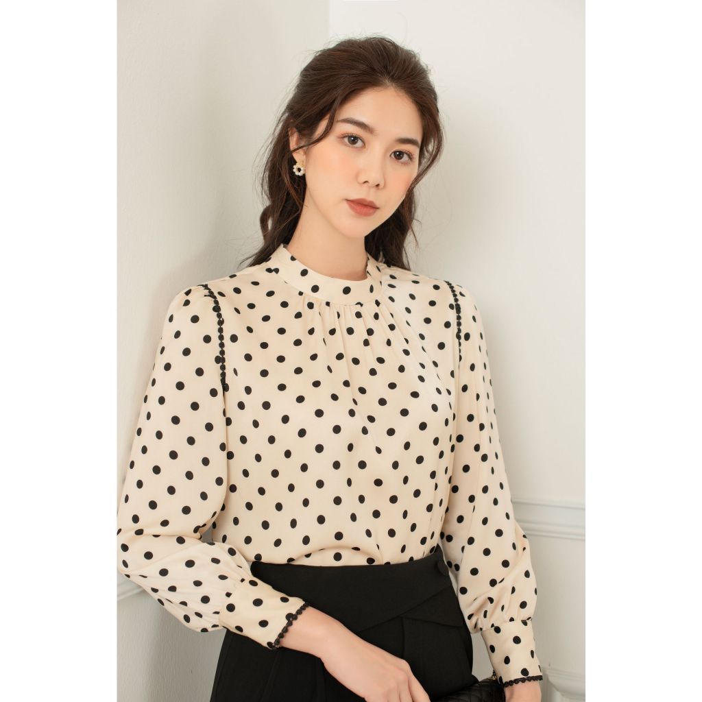 Áo Chấm Bi Phối Ren Cổ Tàu Thời Trang by LEMIA Design - LA23227