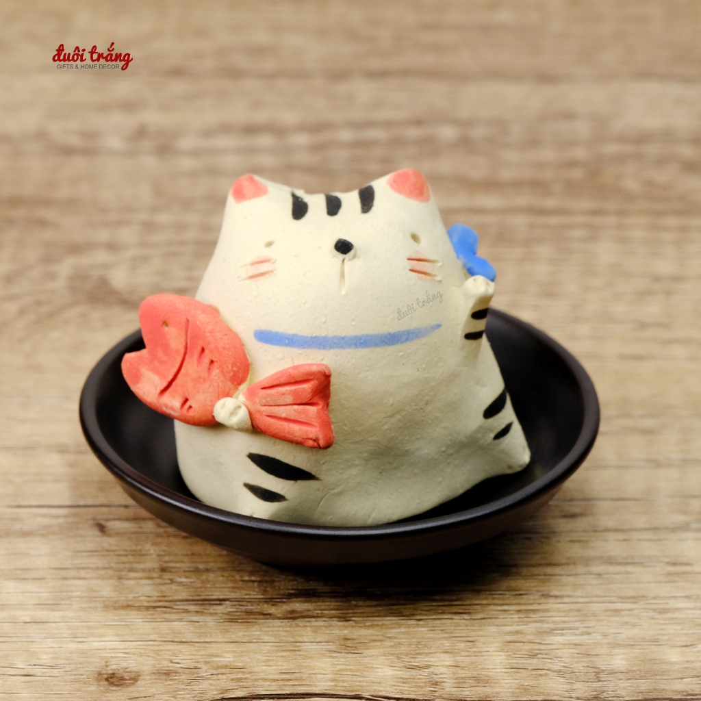 Tượng Mèo xông trầm Đĩa đen Ôm cá 7cm - Kanesan Shoten