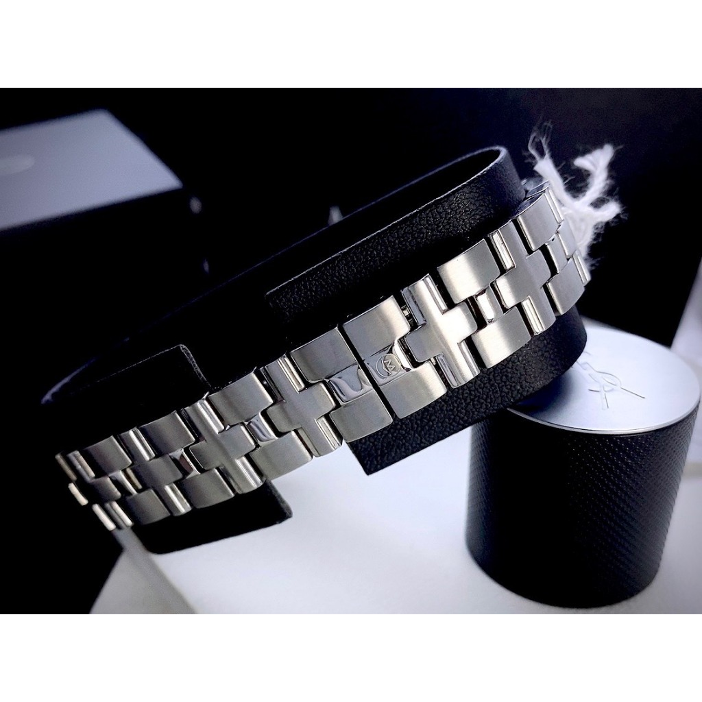 ĐỒNG HỒ NỮ MOVADO 0607199 khung thép trắng- Máy swiss made- Size 26mm- chống nước- bảo hành 24 tháng