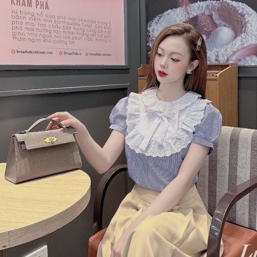 Áo kiểu nữ tay ngắn phối nơ cổ bèo cá tính, Áo cộc tay nữ kẻ xanh chất Kate lụa mềm hàng cao cấp