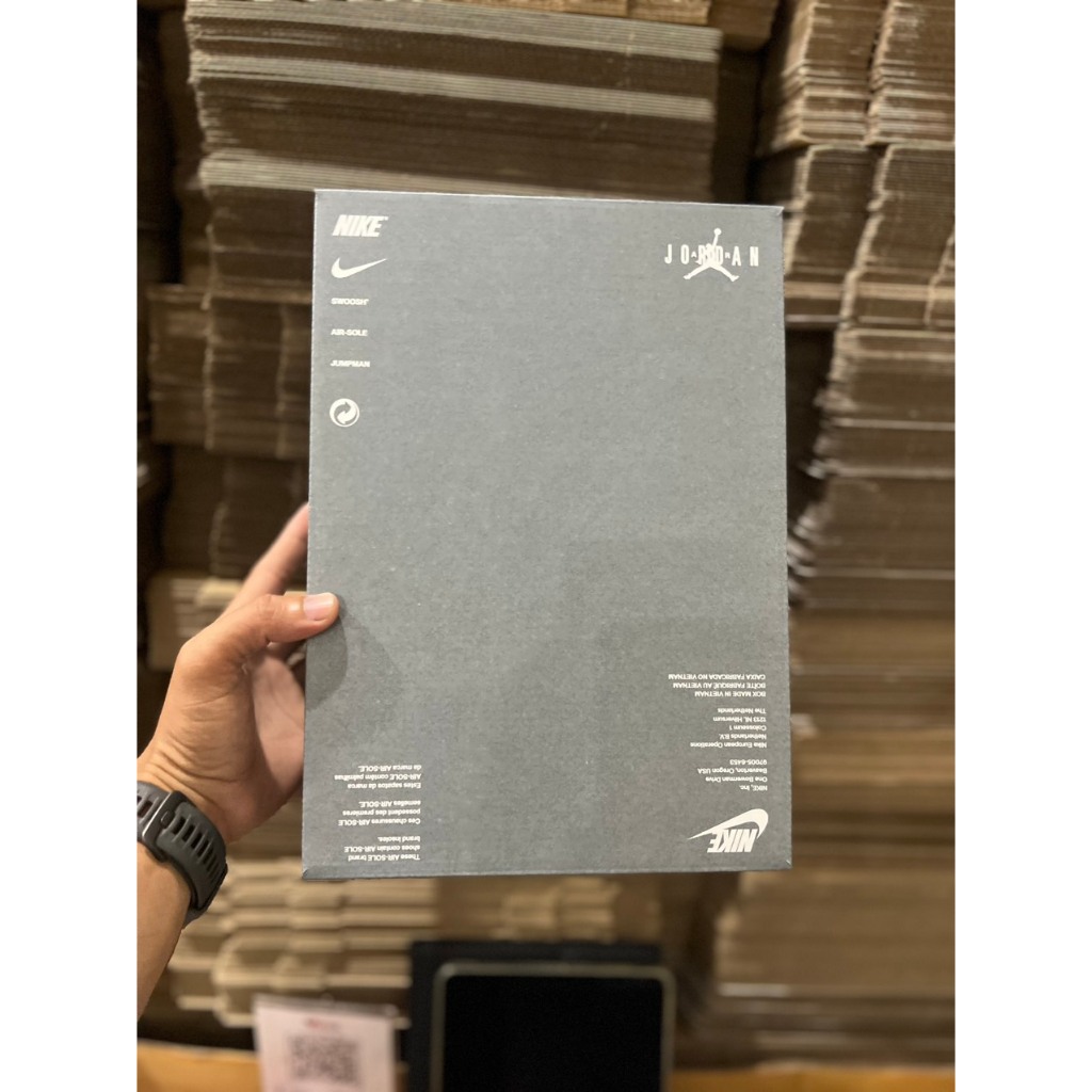 Hộp Đựng giày, dép NIKE JORDAN CHÍNH HÃNG MÀU ĐEN CÓ IN