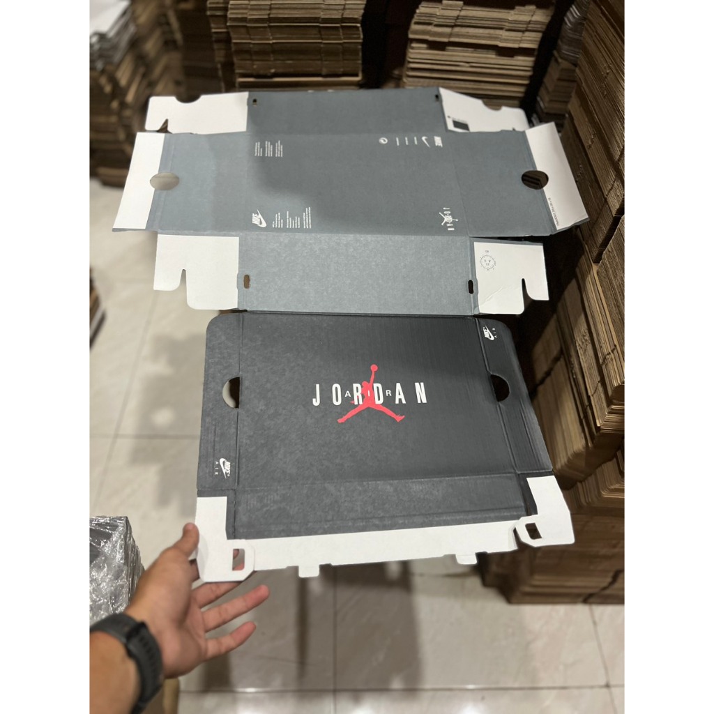 Hộp Đựng giày, dép NIKE JORDAN CHÍNH HÃNG MÀU ĐEN CÓ IN